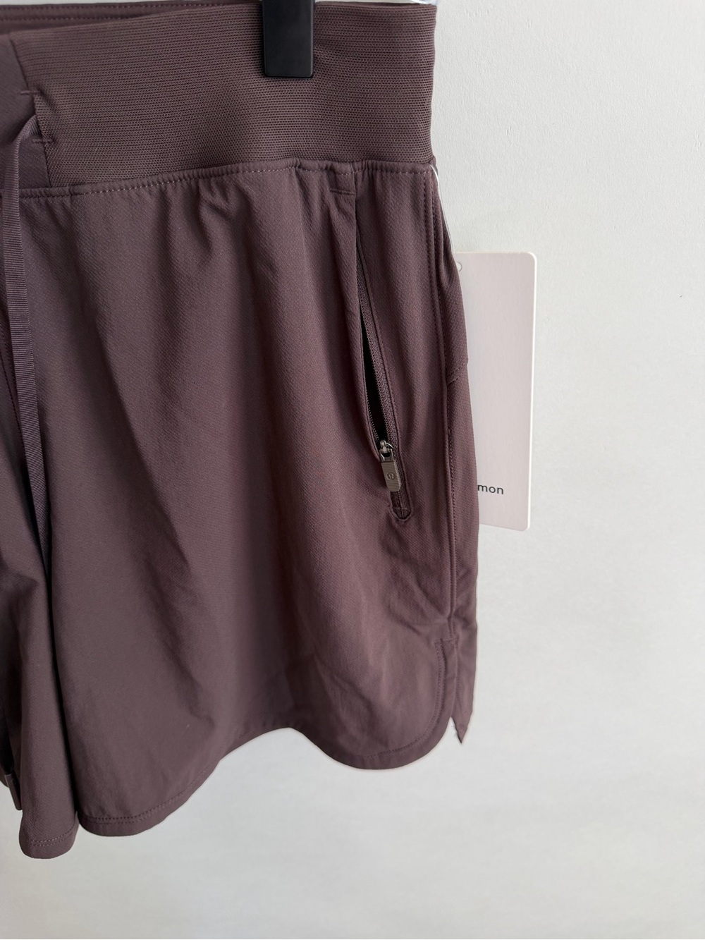 LULULEMON License to Train High Rise Short 4” in Espresso - Picture 8 of 13